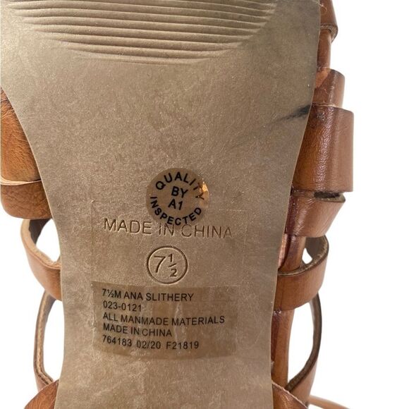 ANA 7.5 Sandals brown straps with and buckle and chunky heel - Picture 8 of 8